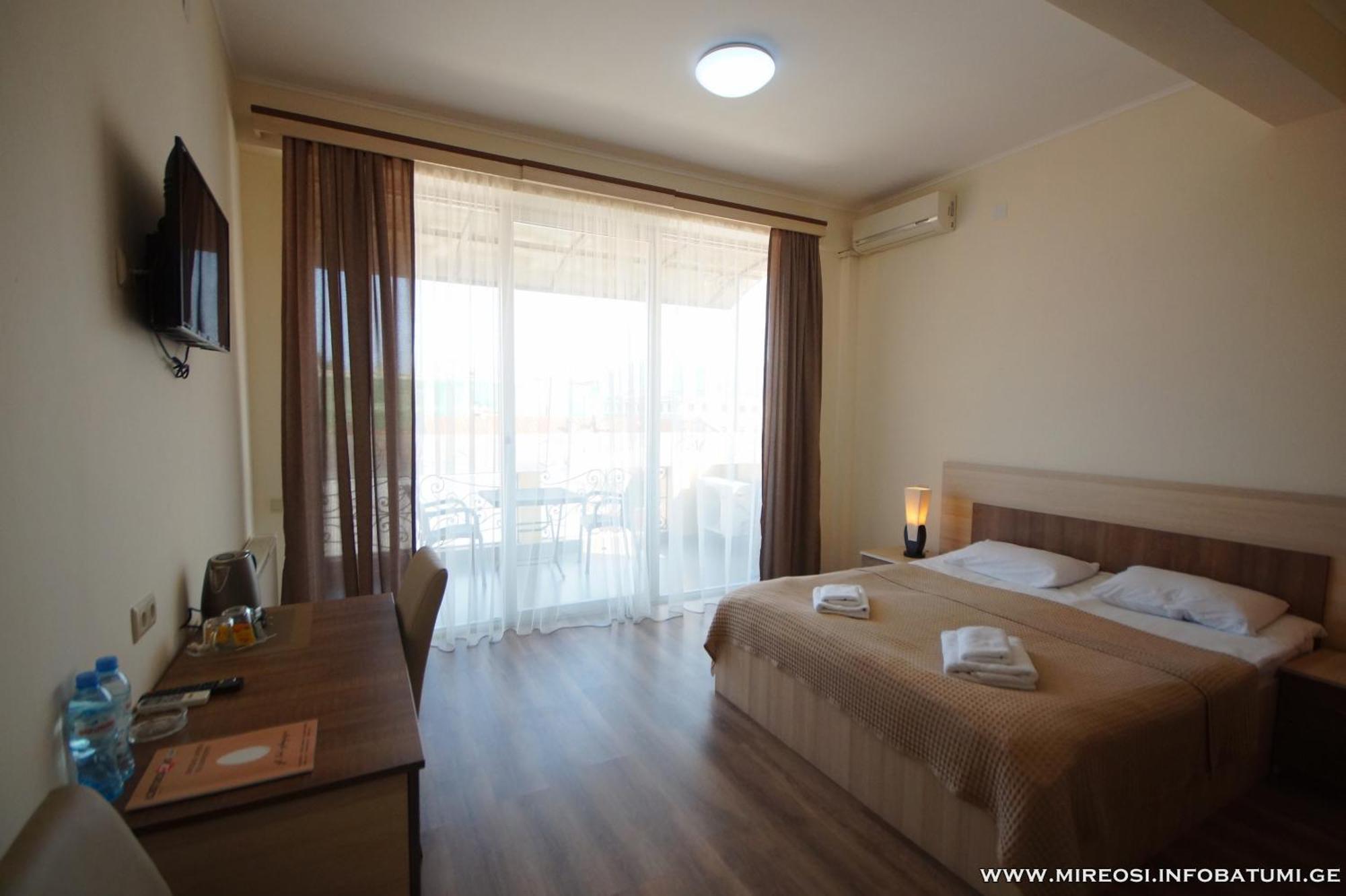 Hotel Mireosi Batumi Exterior photo