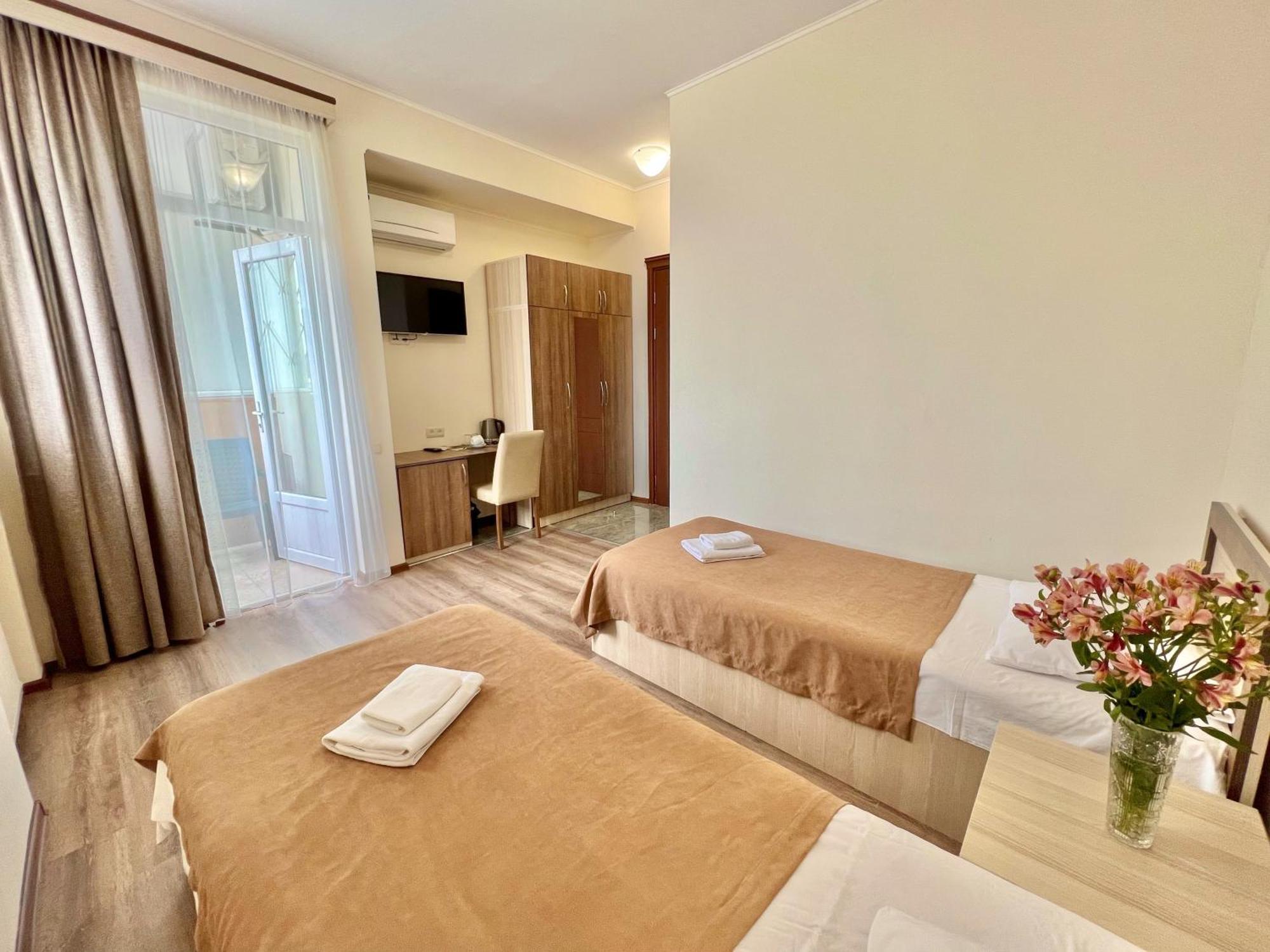 Hotel Mireosi Batumi Exterior photo