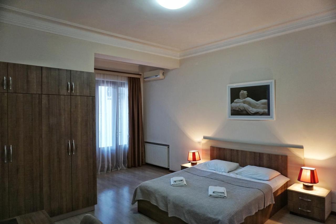 Hotel Mireosi Batumi Exterior photo